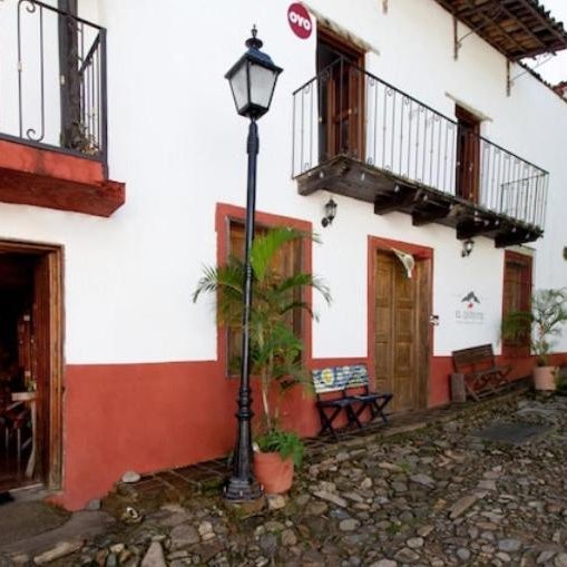Hotel De Cervantes
