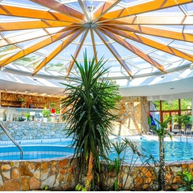 Hotel FLORA retro