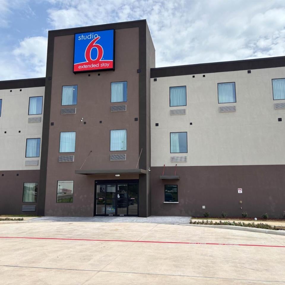 Studio 6 Giddings Thumbnail