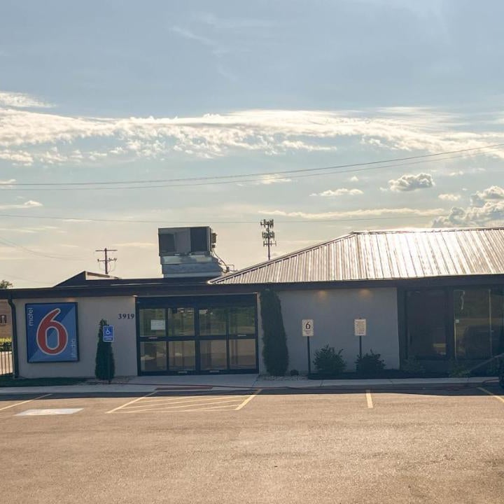 Studio 6 Rockford, IL – RFD Airport Thumbnail