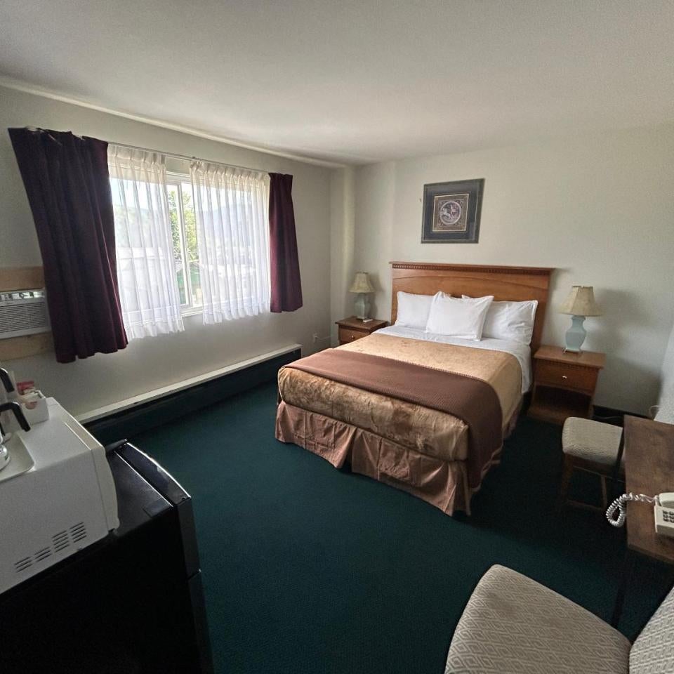 Marina Hotel Thumbnail