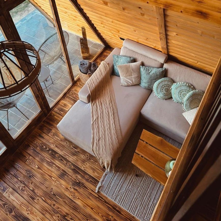 Cozy Cabin House