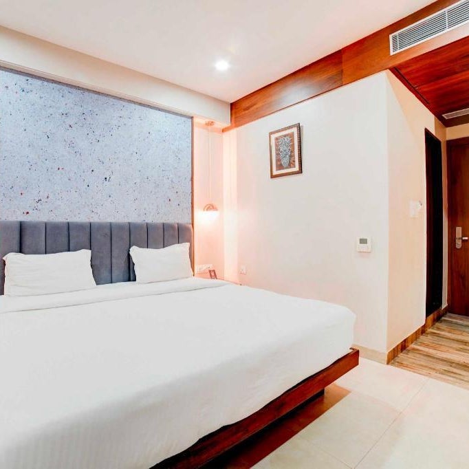 Super Townhouse Oak Bhopal ISKCON