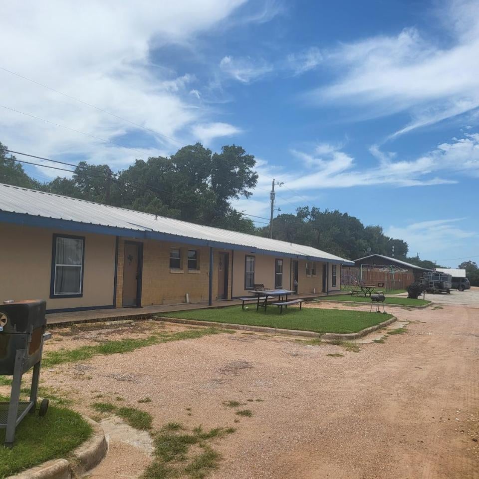 Hill Country Lodge and Mini Storages