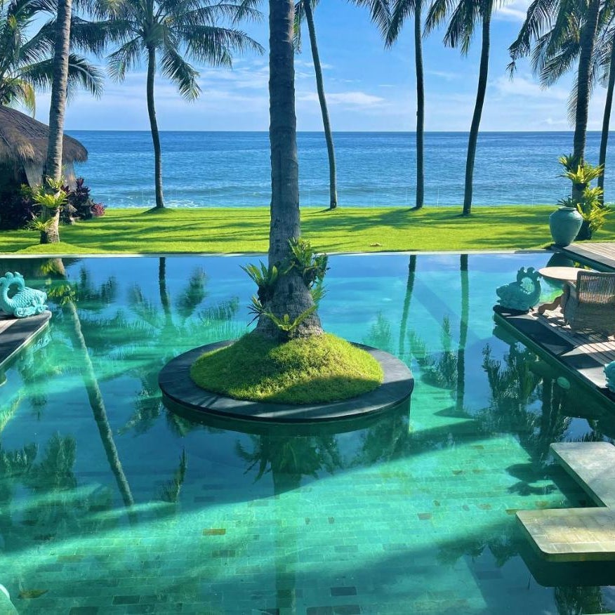 LOUKA BEACH BALI