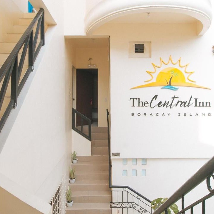 RedDoorz @ The Central Inn Boracay Island Thumbnail