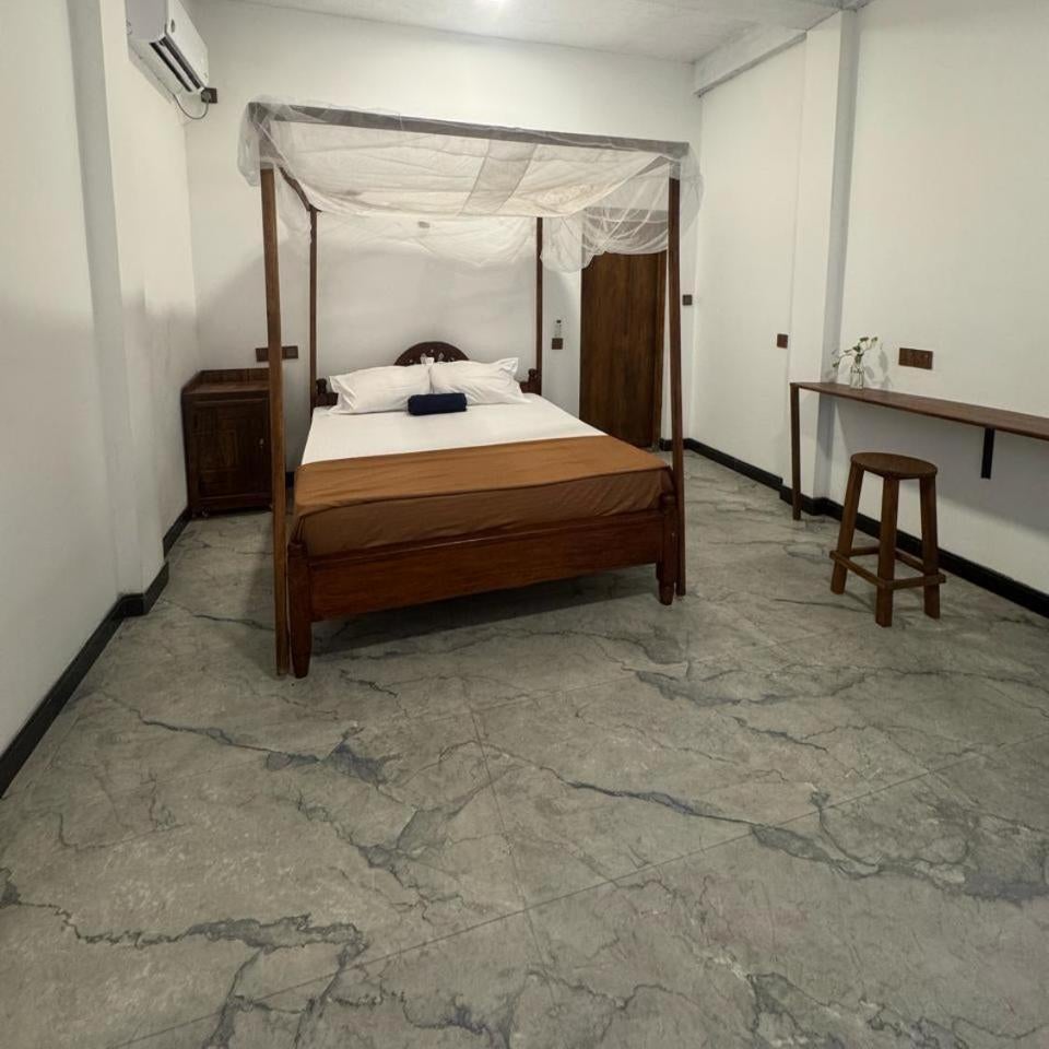 Lunora Beach Home