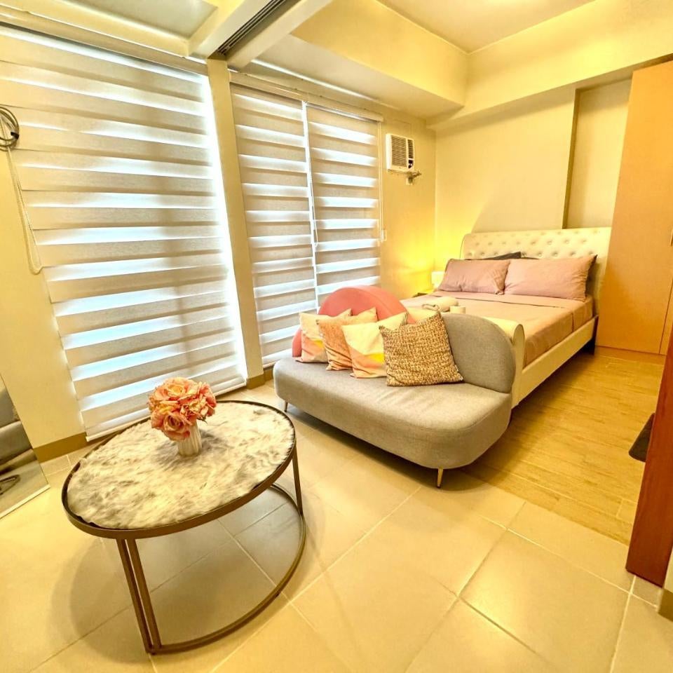 The Palladium - Modern Executive Studio