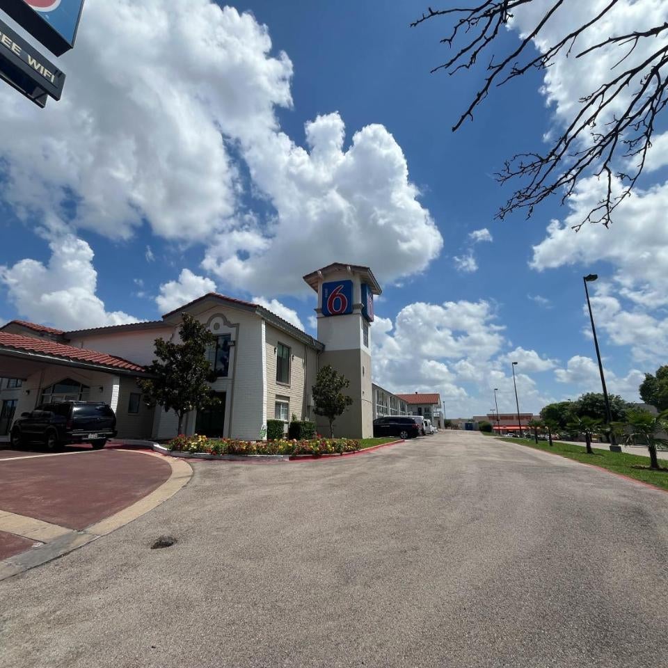 Studio 6 Suites Euless, TX - DFW West Thumbnail