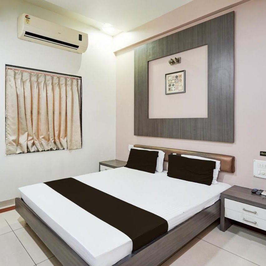 Collection O Sachivalaya Metro Station Gandhinagar Formerly Hotel Ghunghat Inn Thumbnail