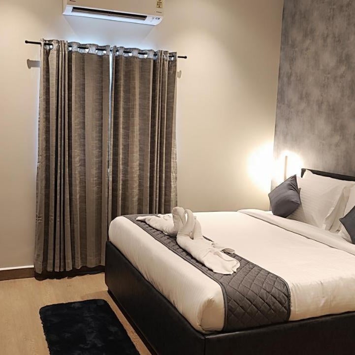 HOTEL RAAJ CASTLE
