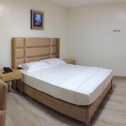 Meaco Royal Hotel - Valenzuela Thumbnail