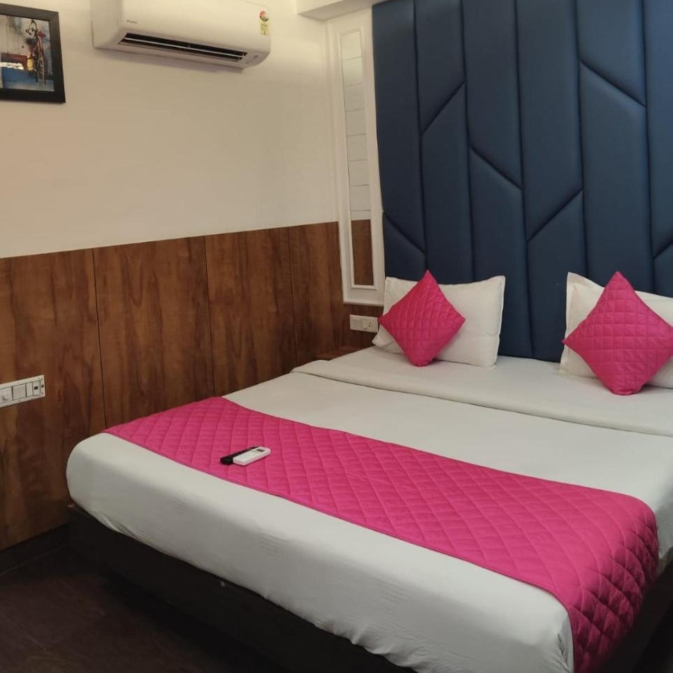 Hotel Cabana 5 Mins Distance From NDLS station
