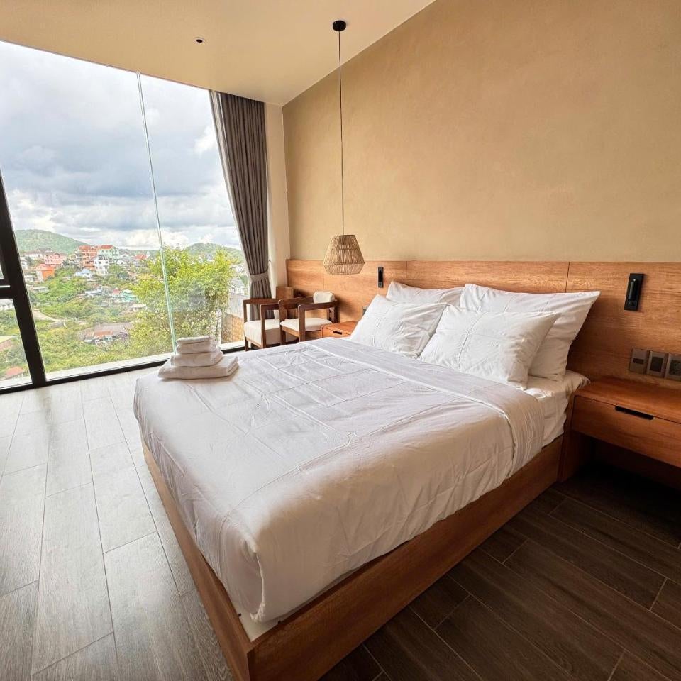 Là Yên Retreat
