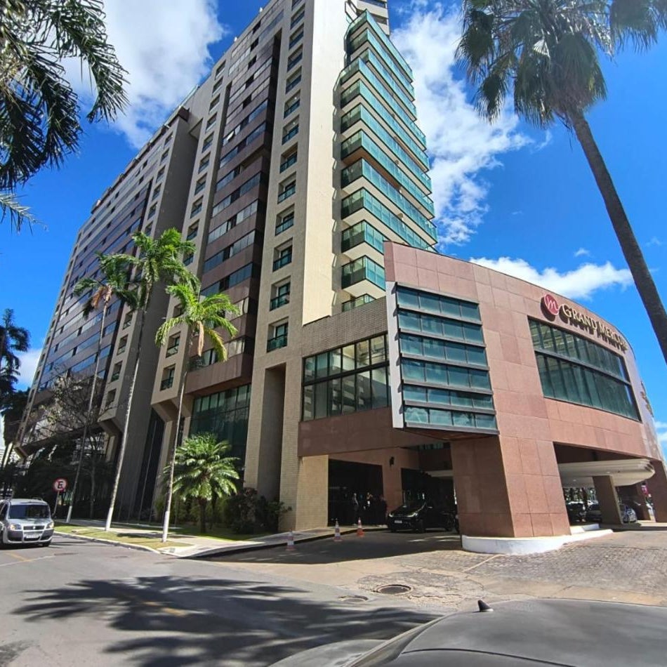Flat particular com varanda, garagem e wi-fi no Hotel Grand Mercure Thumbnail