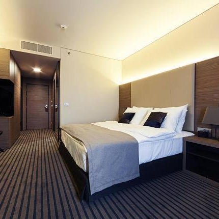 A e k a hotel Y V N