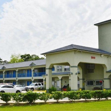 Scottish Inns and Suites Alvin
