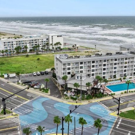 Howard Johnson by Wyndham Oceanfront Daytona Beach Thumbnail