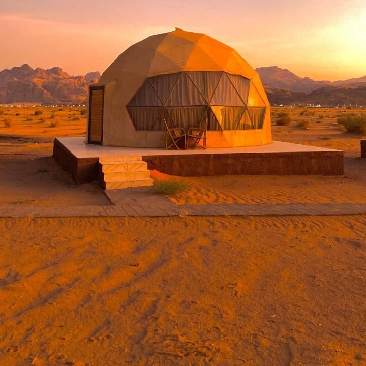 Wadi Rum Bubbles Luxury Camp Thumbnail