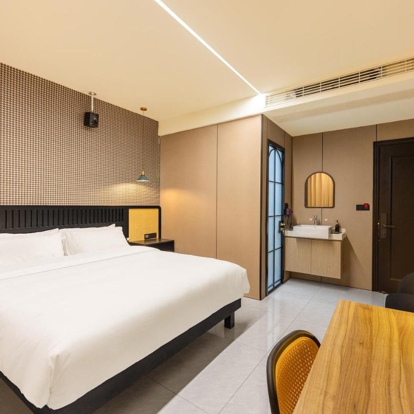 Qiyunju Hotel-24H Free Airport Pickup Drop-off Thumbnail