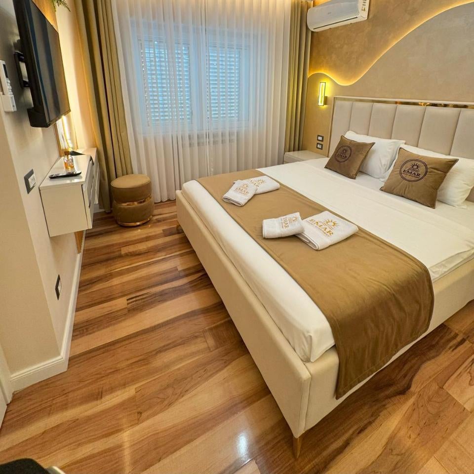 EMAR Luxury Apartment