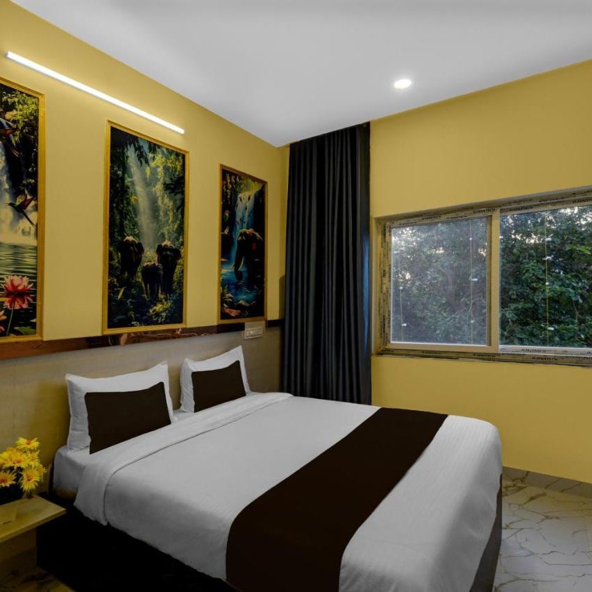 OYO 839140 S S B Grand Hotel