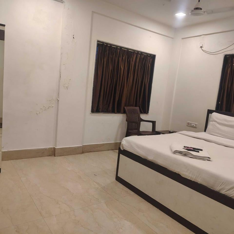 Townhouse Madhyamgram Chowmatha Bus Terminal Kolkata Formerly Star Guest House
