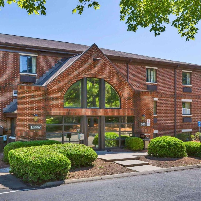 Suburban Studios Cary - RDU Airport