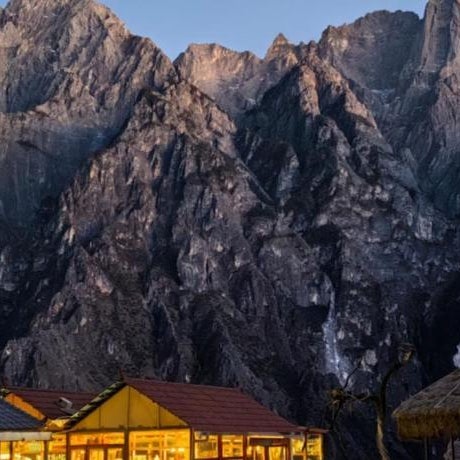 Tiger Leaping Gorge Midway Inn, Shangri-La
