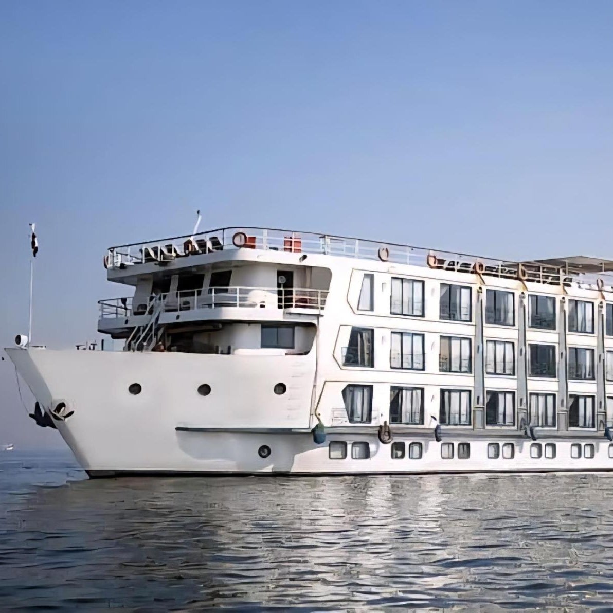 Nile cruise from Luxor to Aswan 4 nights From Aswan to Luxor 3 nights Thumbnail