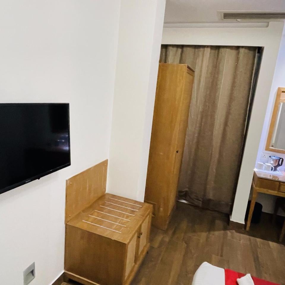 Zip by Spree Hotels R Group - Near Coaching Hub & Oxy Park