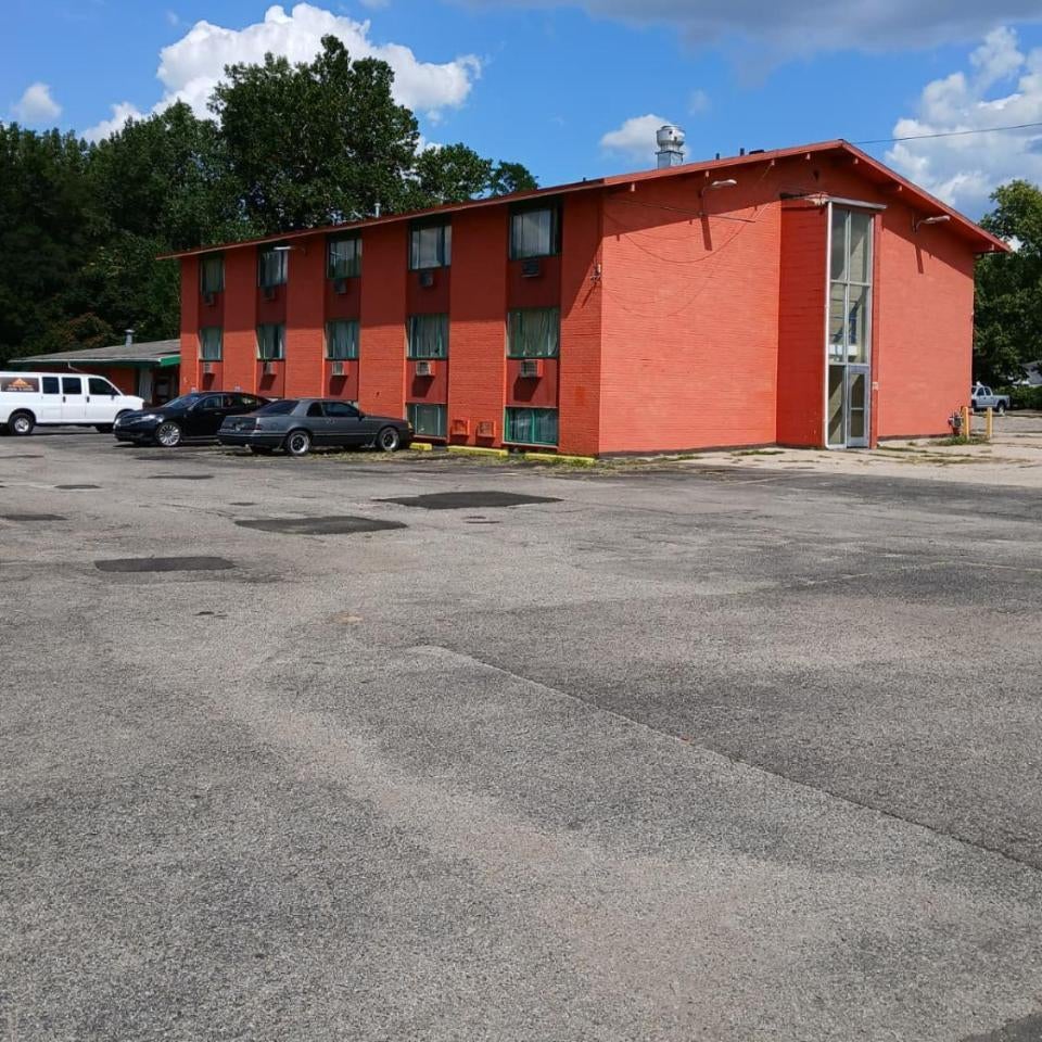 Capital O Pleasant Motel Grand Rapids MI Thumbnail