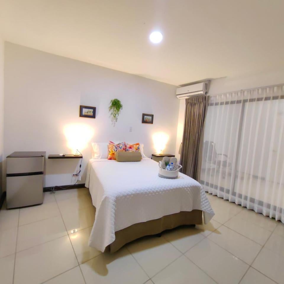 Hotel Boutique CasAguacate close to Airport, Pedregal, Centro de Convenciones de Costa Rica Thumbnail