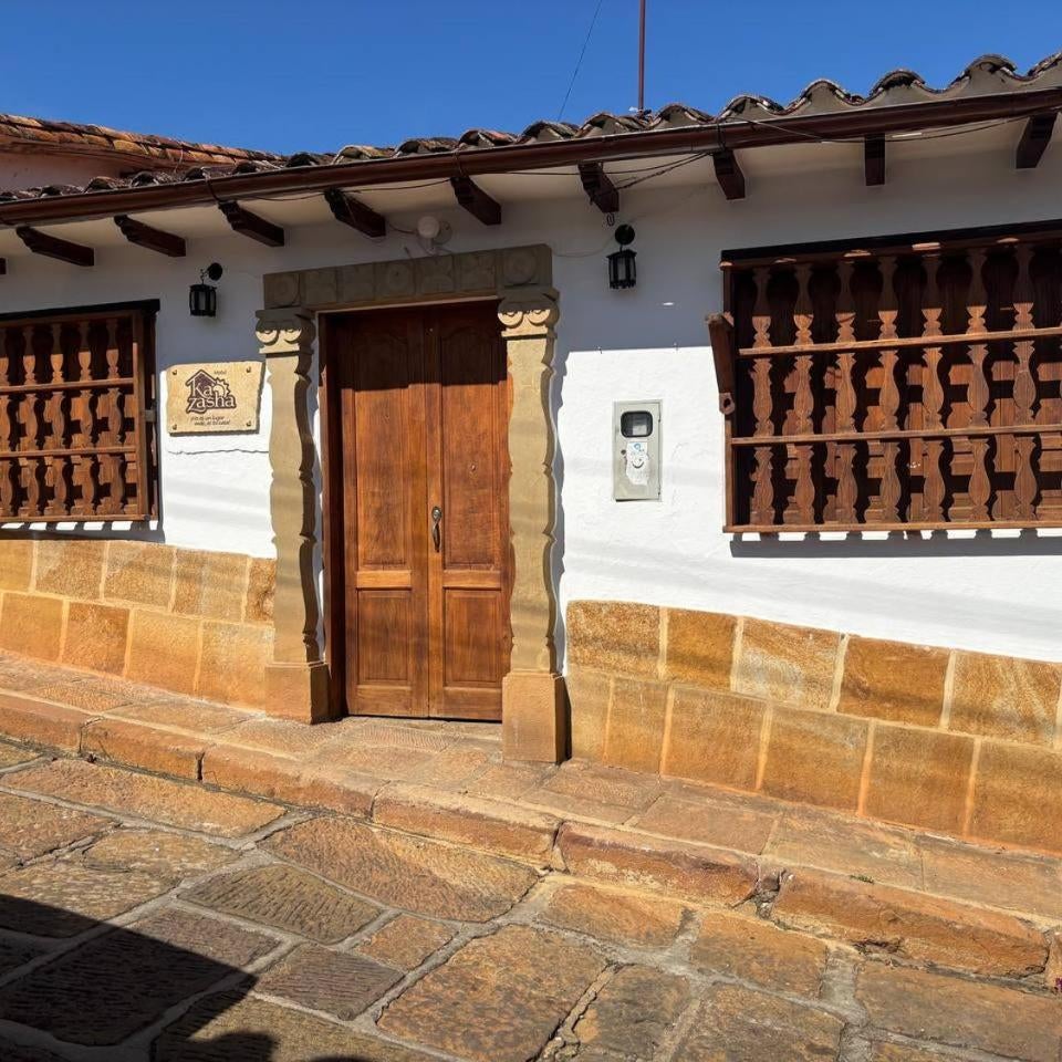 Kazasha - Hotel Con Parqueadero Privado