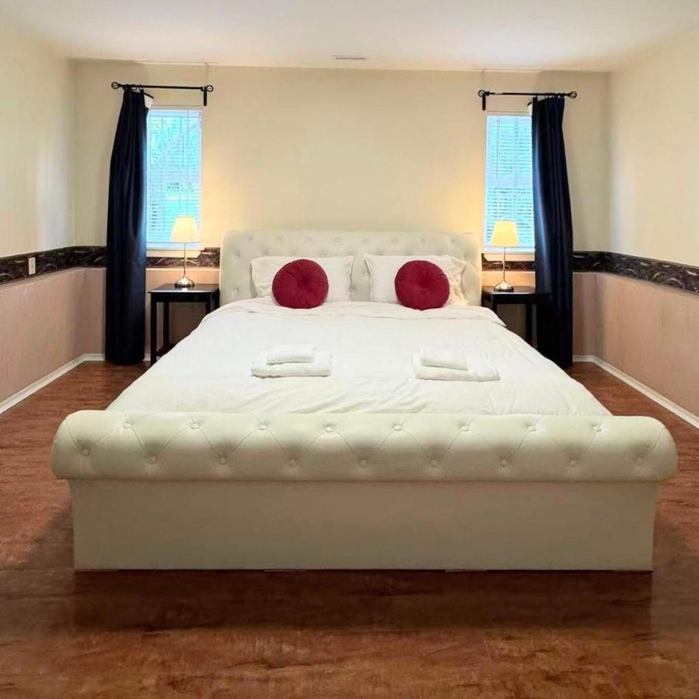 Charming 3 br Retreat in South Surrey White Rock Thumbnail