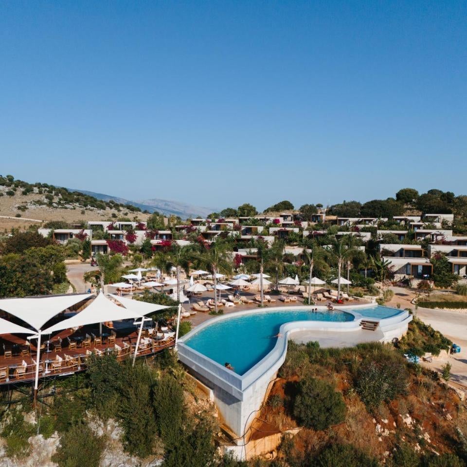ARAMERAS Resort