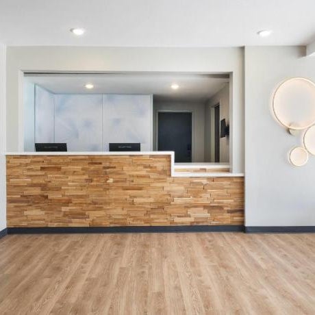 ECHO Suites Extended Stay by Wyndham Springfield Airport PLZ Thumbnail