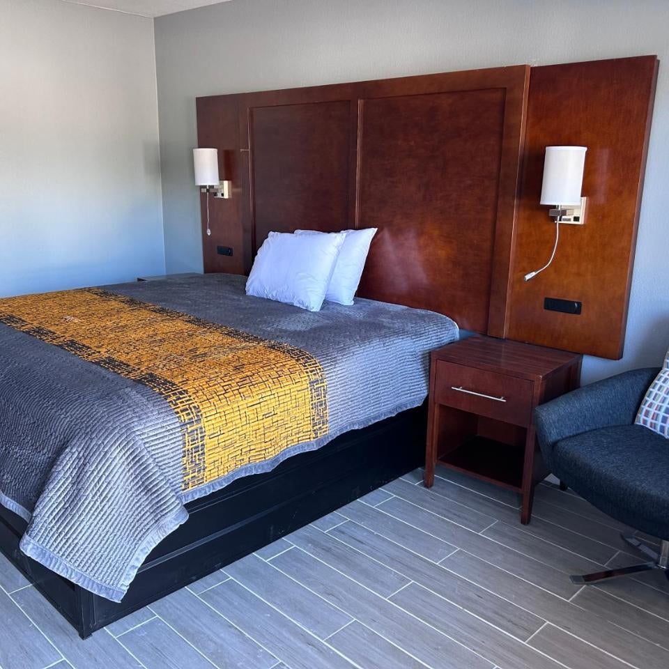 Airport Motor Inn