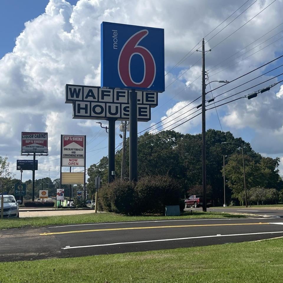 Motel 6 - McComb, MS