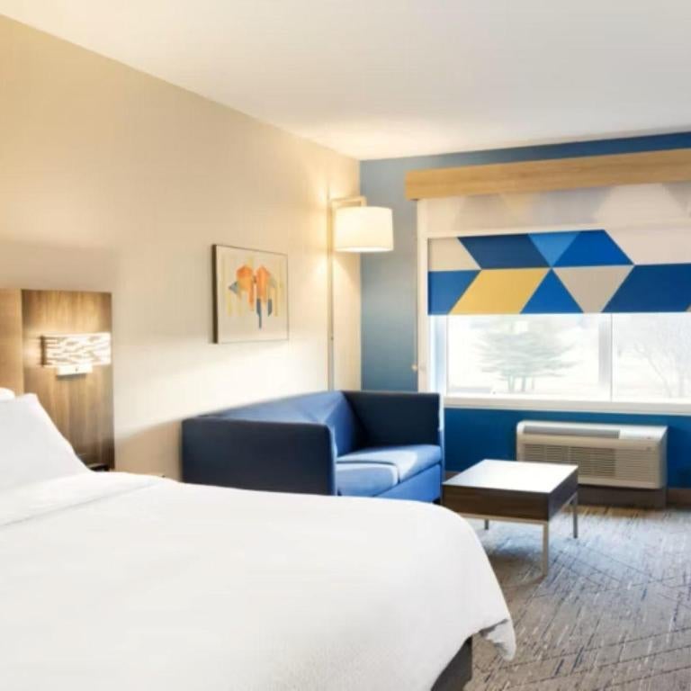 Holiday Inn Express & Suites Calera North