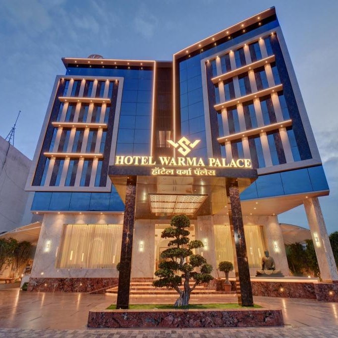 Hotel Warma Palace