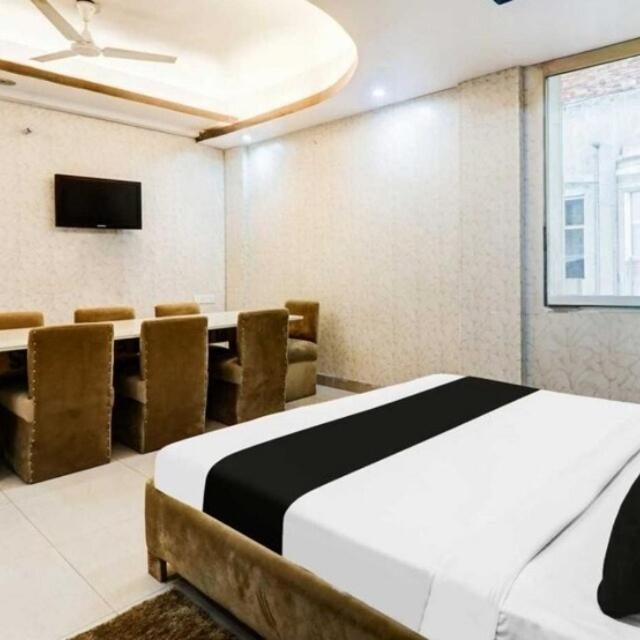 Super Townhouse Gomti Nagar Station Formerly Budget In