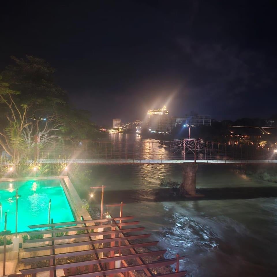 Intimate Riverside Resort Vang Vieng