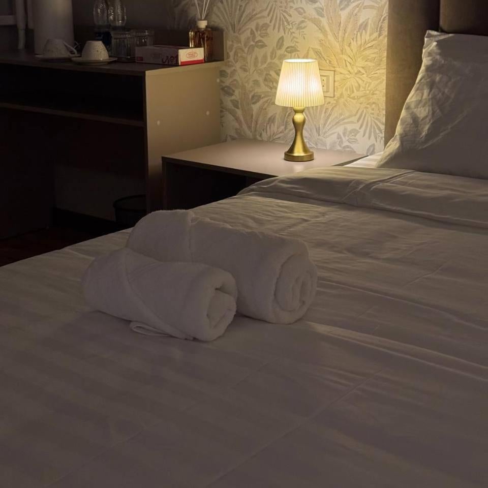 Hotel 002 Thumbnail