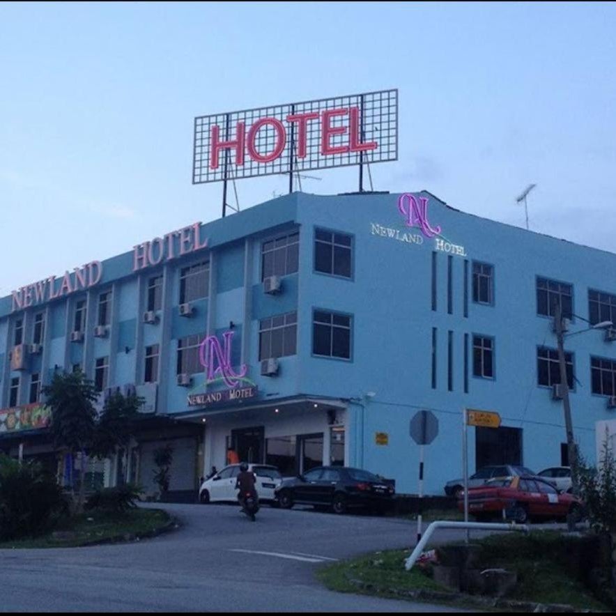 Newland Hotel by Ardens - Taman Pelangi, JB