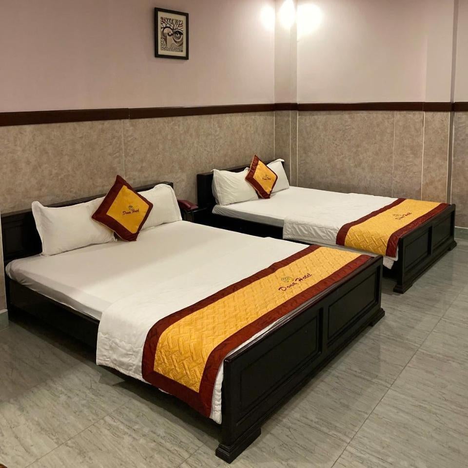 DONA hotel