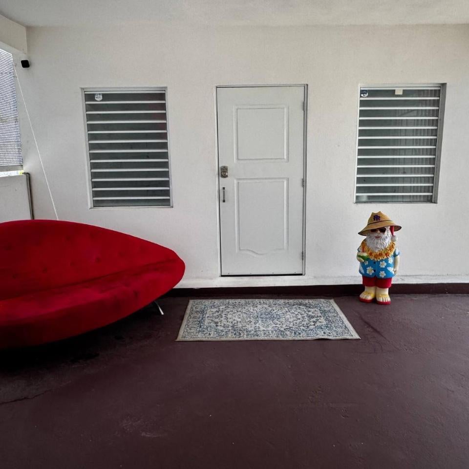 Charming apartment 5m walk to the beach Thumbnail