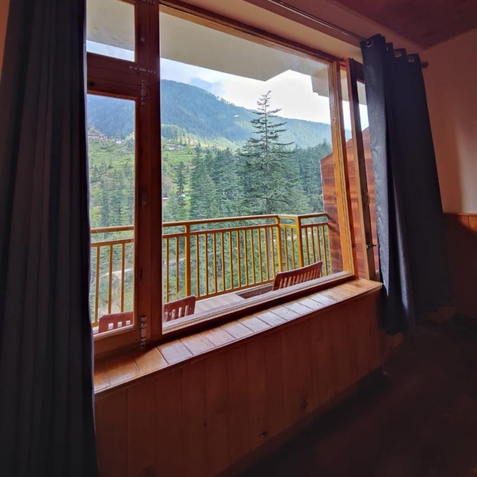 The Woodpecker Inn Jibhi