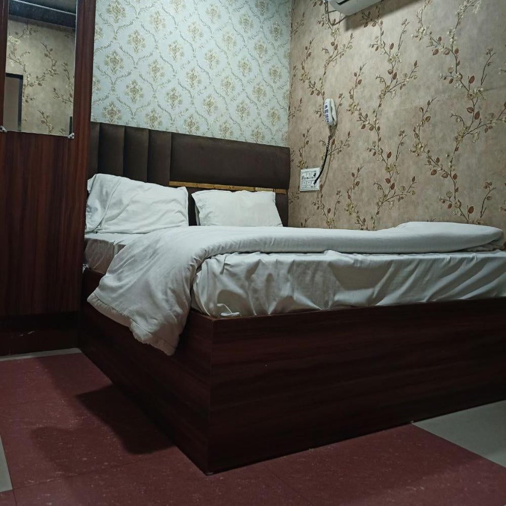 Manya Hotel and Dormitory 