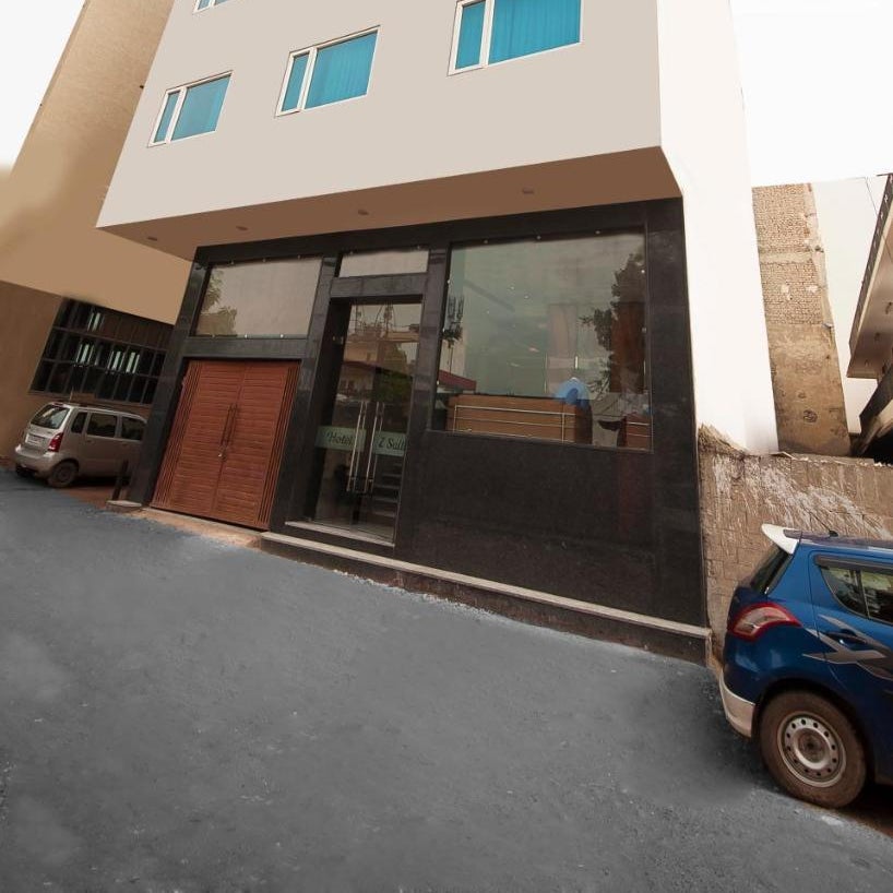 Hotel Z Suites Delhi Airport Mahipalpur- FREE Airport Pickup & Drop Thumbnail